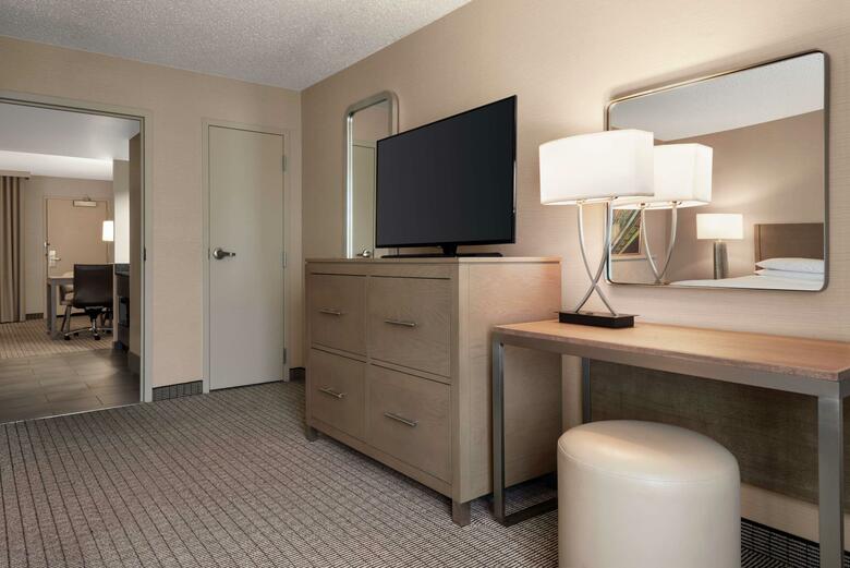 Hotel Embassy Suites Cleveland - Rockside