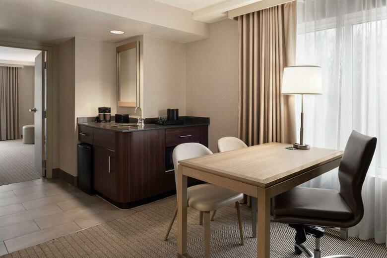 Hotel Embassy Suites Cleveland - Rockside