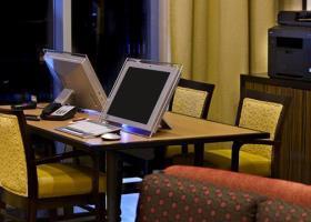 Hotel Cambria Suites