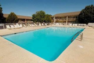 Hotel Quality Inn & Suites