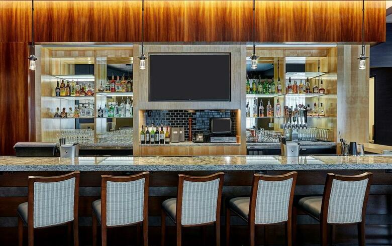 Doubletree Hotel Charlotte-gateway Village