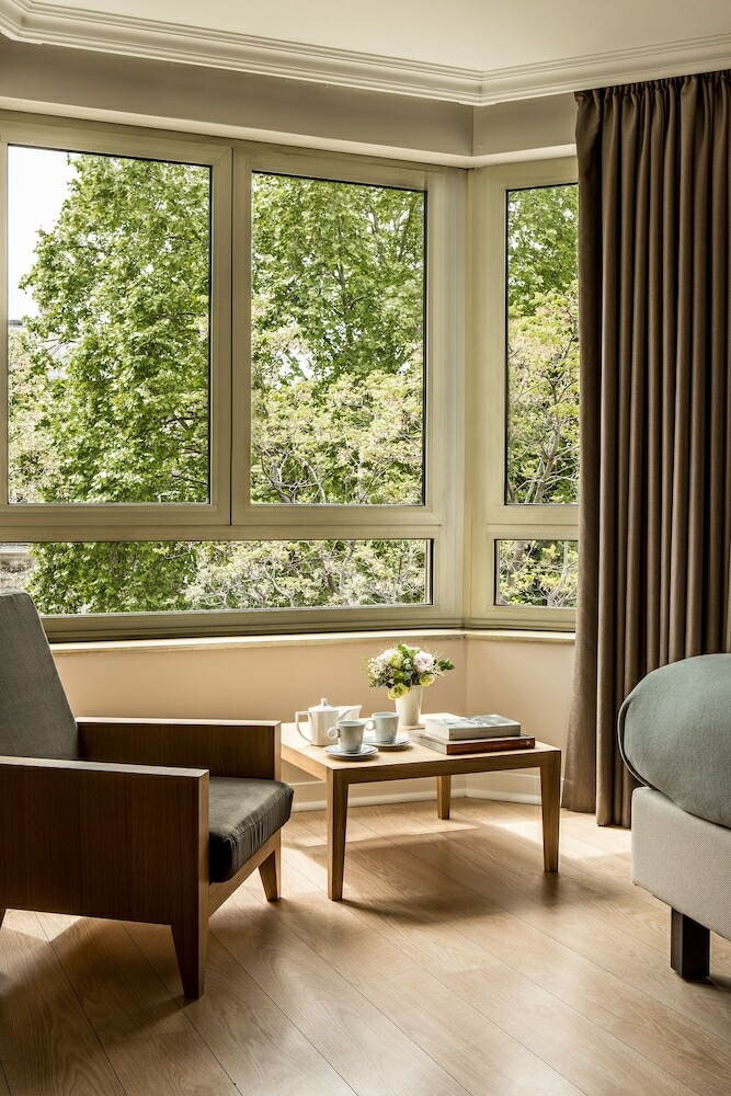 Hotel Royal Garden Champs-elysees