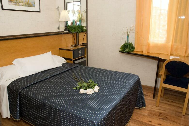 Hotel Avenida De Espa�a