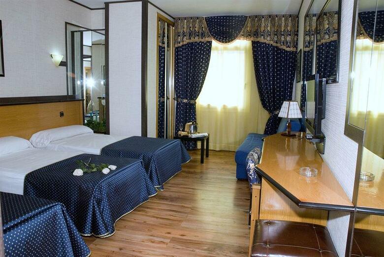 Hotel Avenida De Espa�a