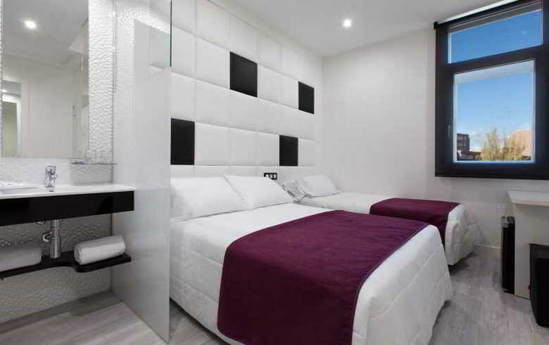 Hotel Avenida De Espa�a