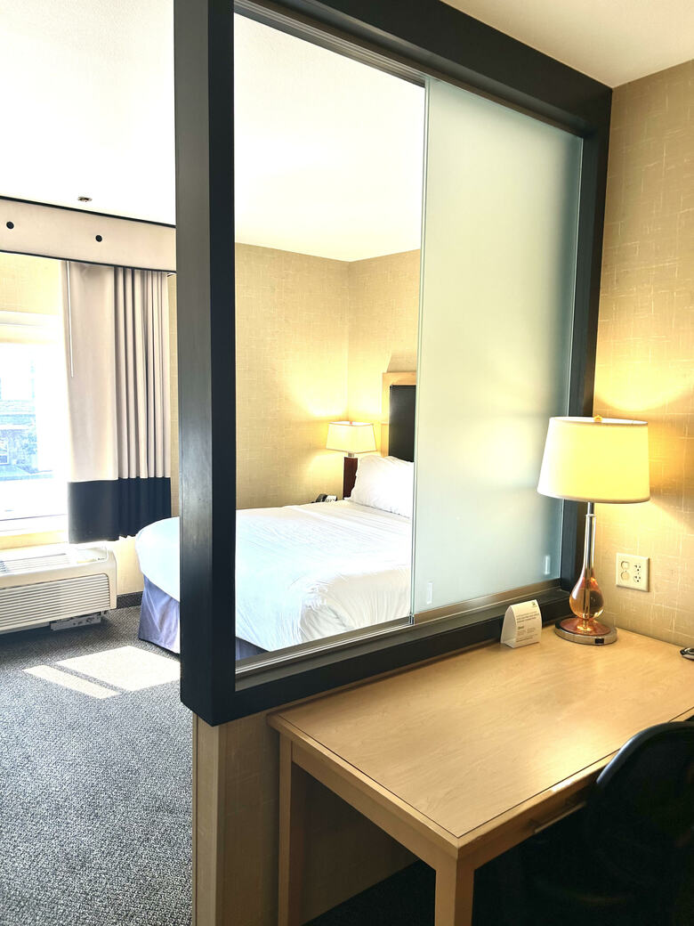 Hotel Cambria Suites