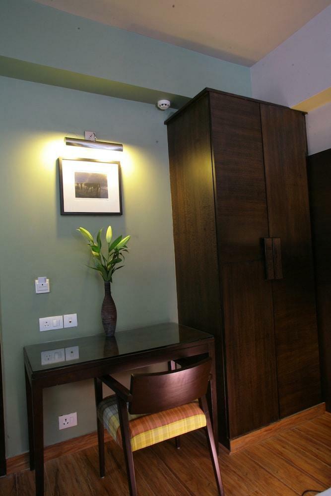 Hotel Justa The Residence Gurgaon