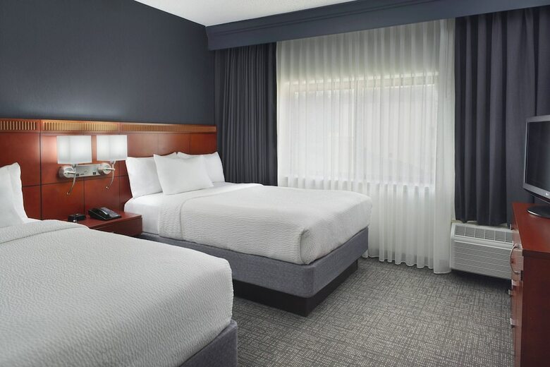 Hotel Courtyard Charlotte Arrowood