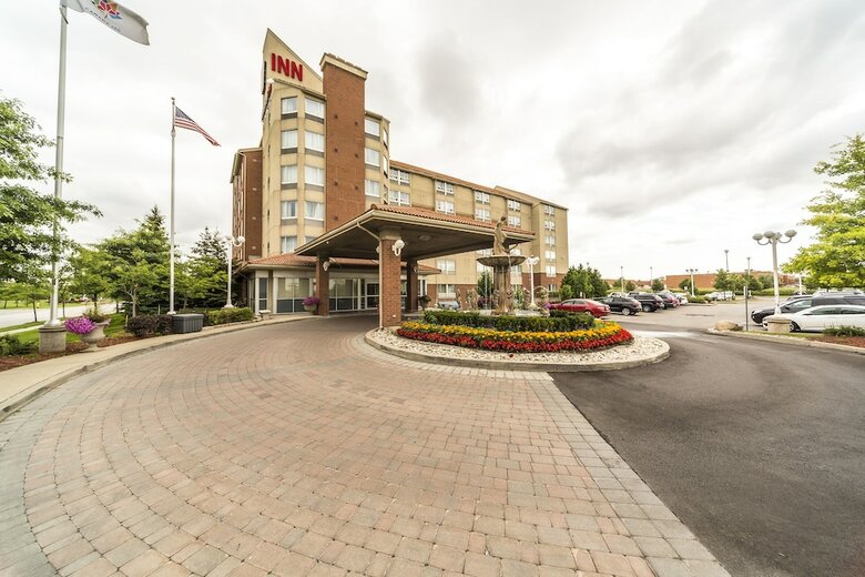 Hotel Monte Carlo Inn Vaughan Suites