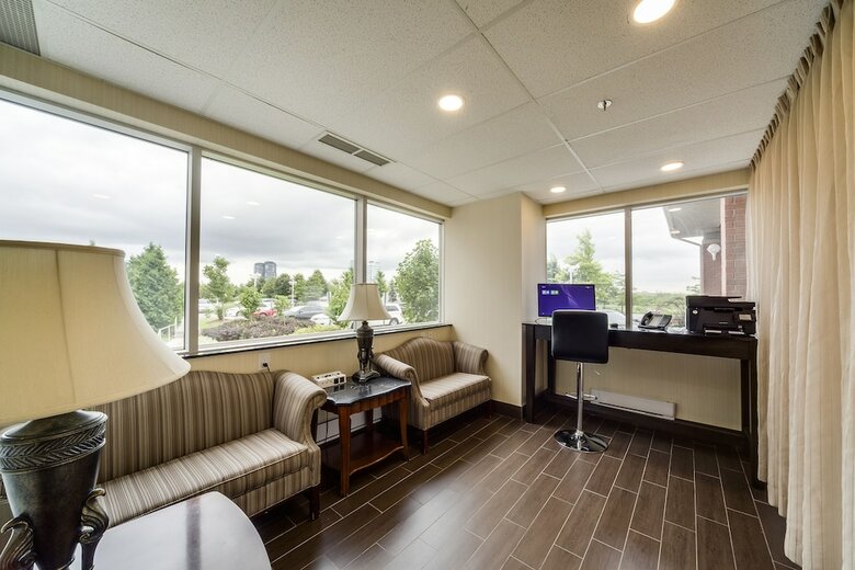 Hotel Monte Carlo Inn Vaughan Suites
