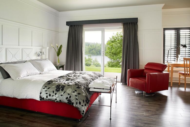 Hotel Lac A L'eau Claire - Standard Auberge Pavillon