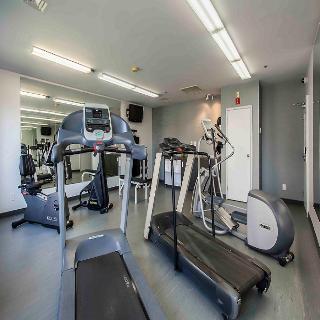 Hotel Quality Suites Montreal Aeroport