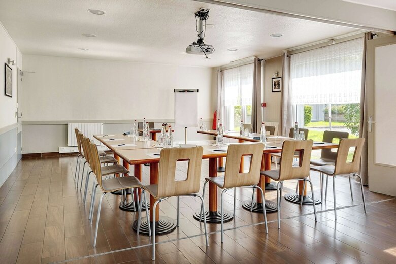 Hotel Campanile Fouquieres Les Bethune(.)