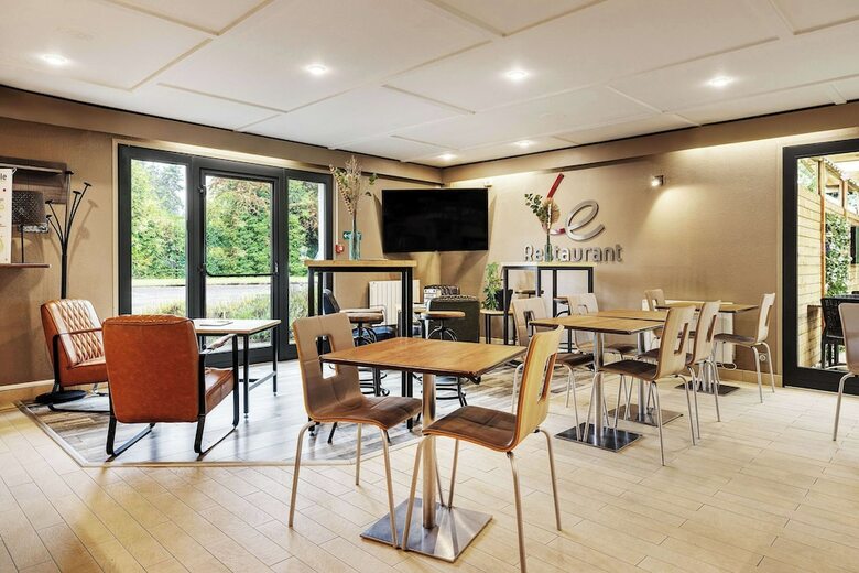 Hotel Campanile Fouquieres Les Bethune(.)