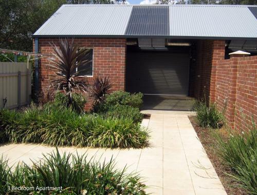 Hotel Best Western Plus Charles Sturt Suites & Apartments