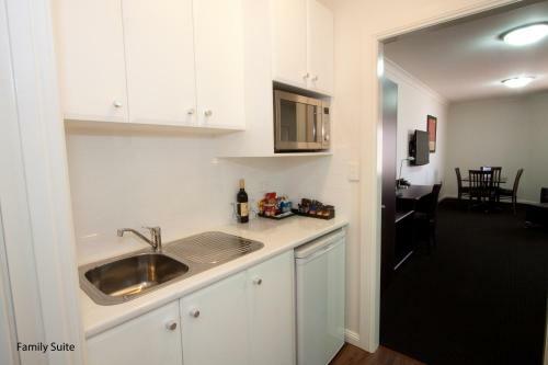 Hotel Best Western Plus Charles Sturt Suites & Apartments