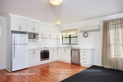 Hotel Best Western Plus Charles Sturt Suites & Apartments