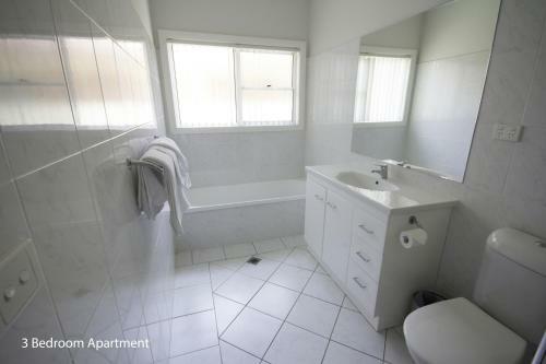 Hotel Best Western Plus Charles Sturt Suites & Apartments