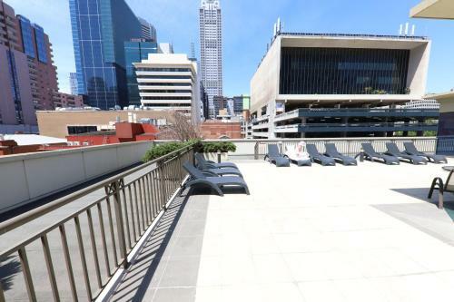 Aparthotel Heart Of Cbd Penthouse Apartment