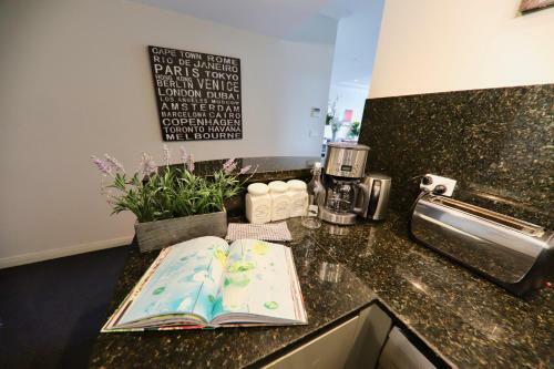 Aparthotel Heart Of Cbd Penthouse Apartment