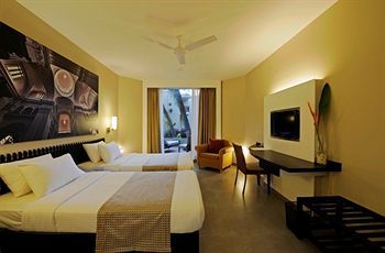 Hotel Whispering Palms Beach Resort
