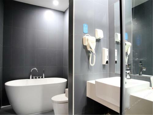 Hotel Hanting Express Tianjin Binjiang Road