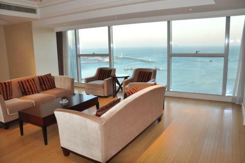 Qingdao Jinshan We+ Holiday Apartment ?wusi Square?