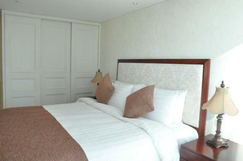 Qingdao Jinshan We+ Holiday Apartment ?wusi Square?