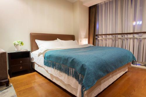 Qingdao Jinshan We+ Holiday Apartment ?wusi Square?