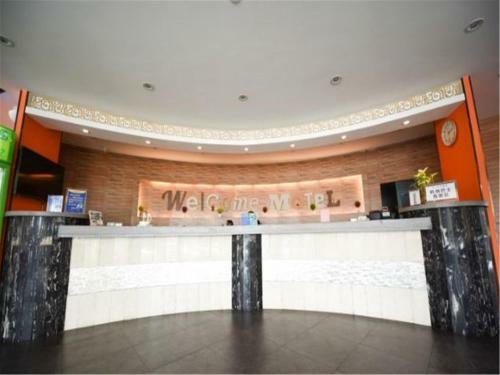 Posada Motel Qingdao Licang Square