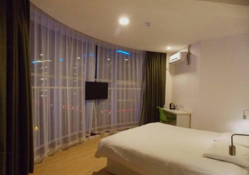 Posada Motel Qingdao Licang Square
