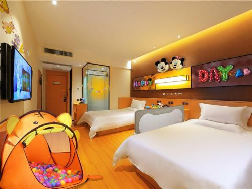 Iu Hotel Shenyang Railway Station Sk Transfer Center