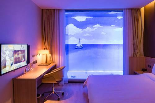 Iu Hotel Shenyang Railway Station Sk Transfer Center