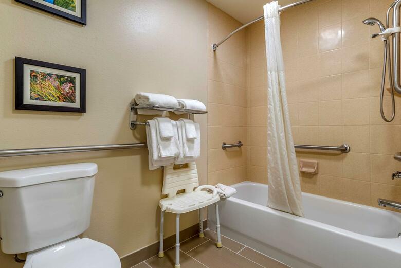 Hotel Comfort Suites At Eglin Air Force Base