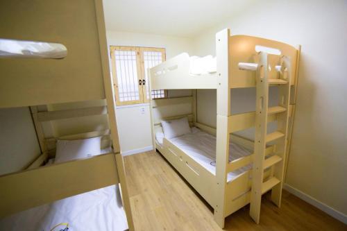 Hostal Myeongdong Cheese Hotel