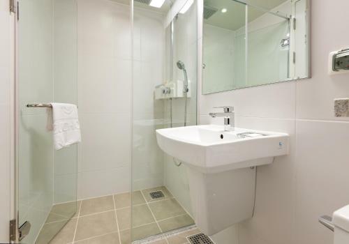 Metro Hotel Myeongdong