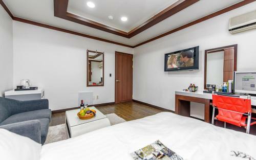 Mk Hotel