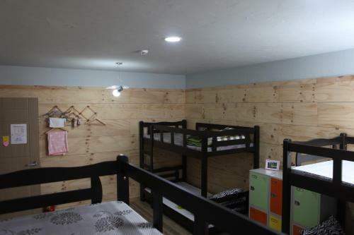 Hostal Basecamp Guesthouse