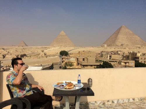 Albergue Mena Inn Pyramids