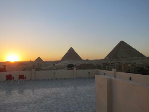 Albergue Mena Inn Pyramids