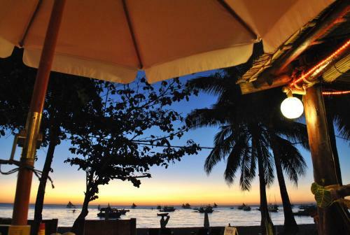 Hotel Surfside Boracay Resort And Spa