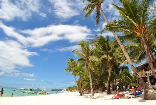 Hotel Surfside Boracay Resort And Spa
