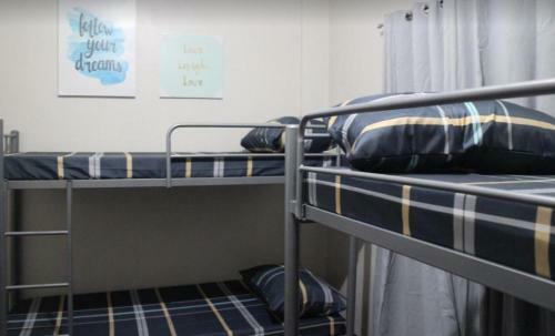 Country Living Hostel - Tagaytay Center