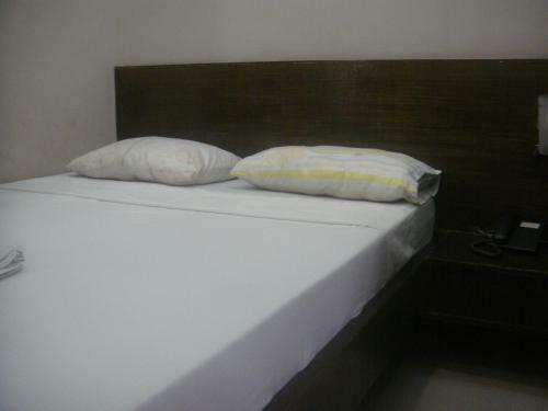 Hidden Pearl Hotel (janus Luxury Suites)
