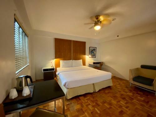 The Clipper Hotel