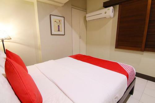 Artina Suites Hotel