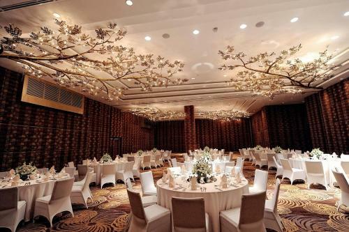 Acacia Hotel Manila
