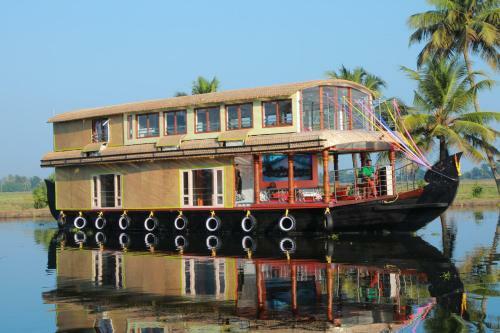 Hotel Beach Paradise Day Cruise Houseboat