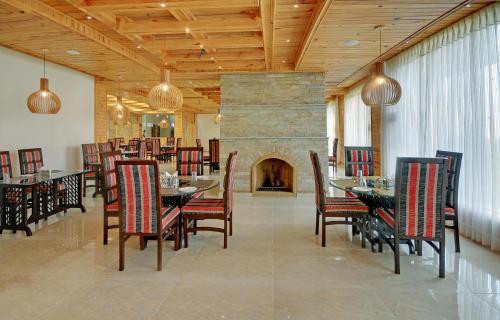 Hotel Ojaswi Himalayan Resort