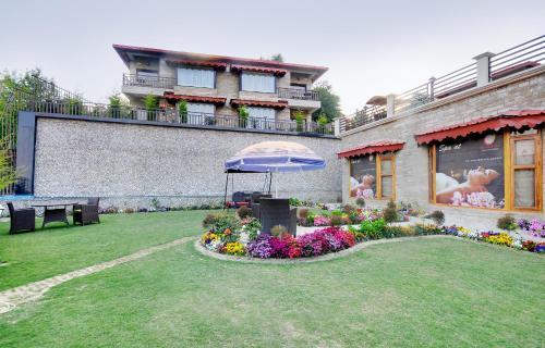 Hotel Ojaswi Himalayan Resort